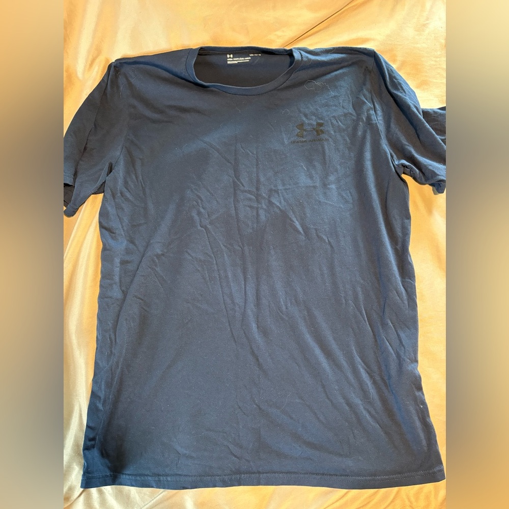 Men’s under armour tee